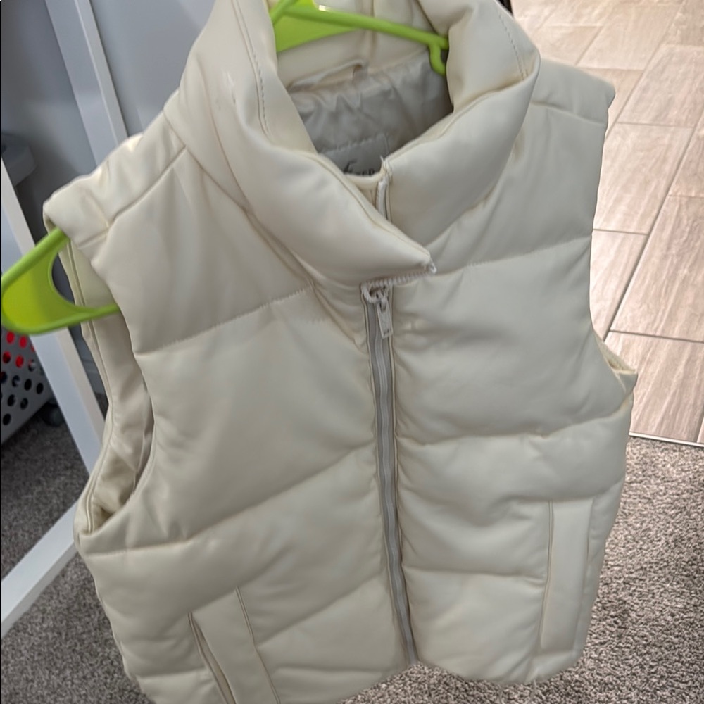 Women's Cream Puffer Vest